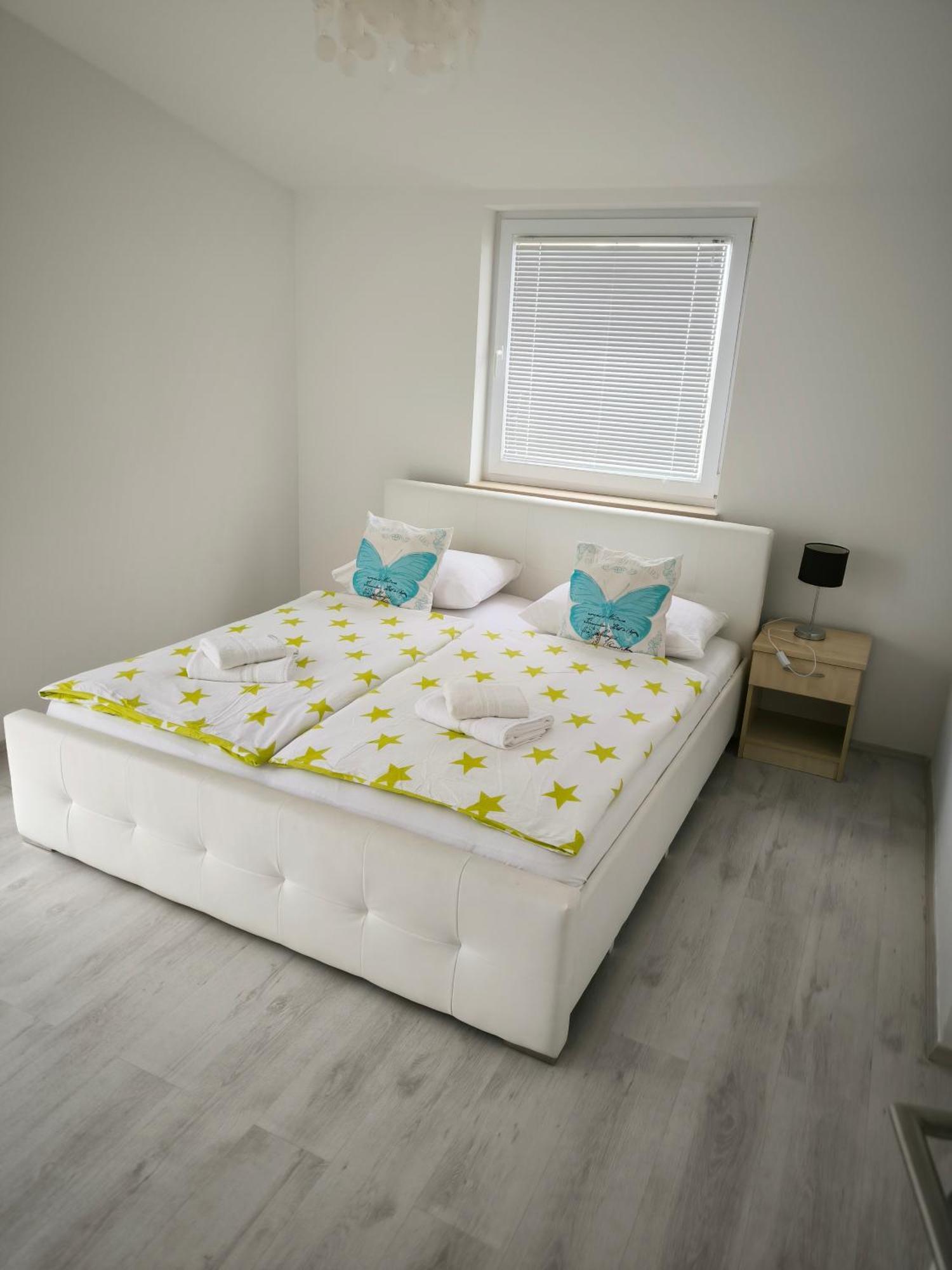 Rooms & Apartments Ana 2 ซาดาร์ ภายนอก รูปภาพ